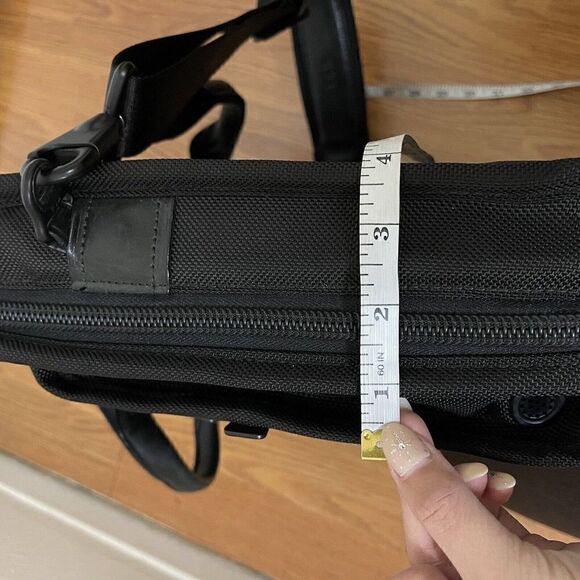 TUMI Alpha Expandable Black Nylon messenger travel laptop carryon bag with strap - Picture 10 of 12